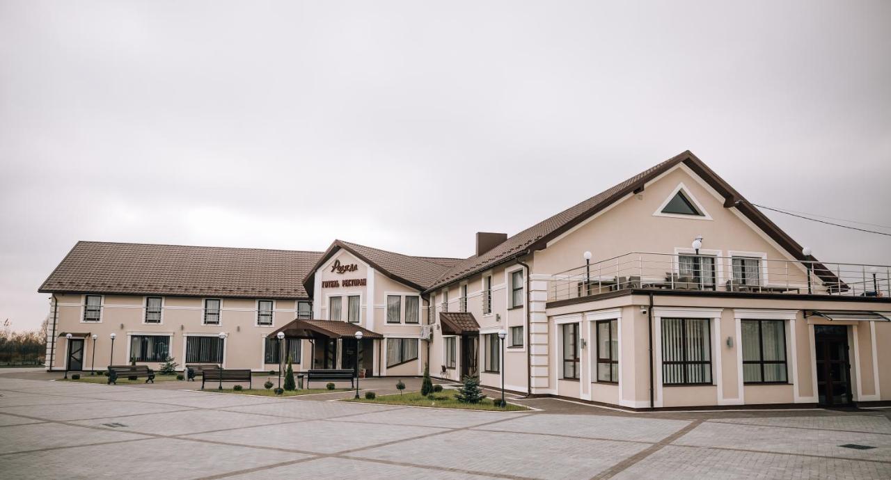 Роляда Hotel Tysmenytsia Exterior photo
