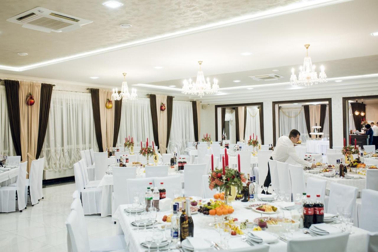 Роляда Hotel Tysmenytsia Exterior photo